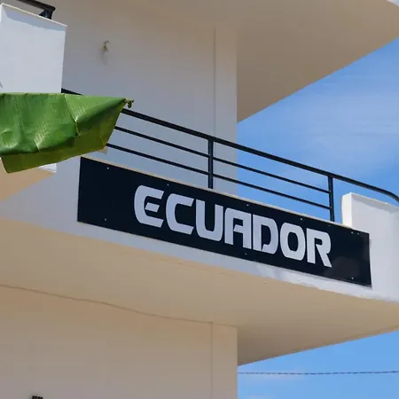 Ecuador מלון