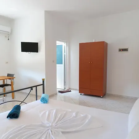 Otel Ecuador