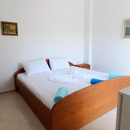 Hotel Ecuador 3*