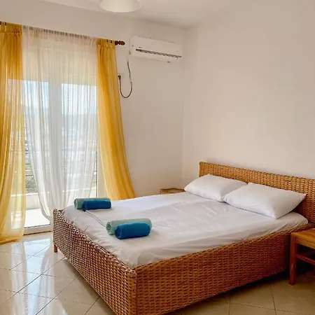 Ecuador Hotel Ksamil