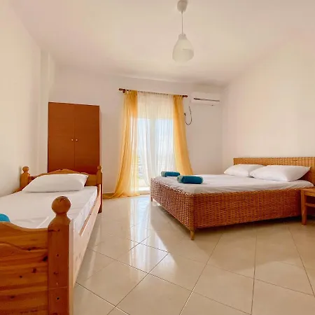 Ecuador Hotel Ksamil