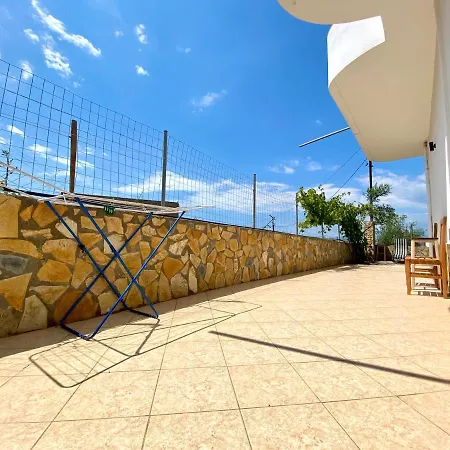 Ecuador Hotel Ksamil
