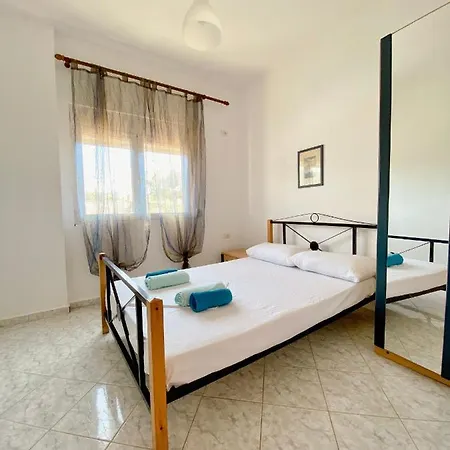 Ecuador Hotel Ksamil